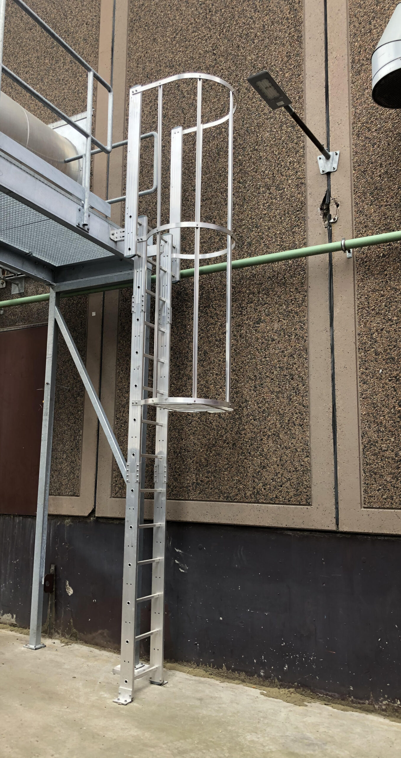 Fritstående vægstige